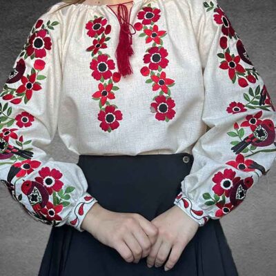 Жіноча блуза з червоними пташками. Фольклорна вишиванка